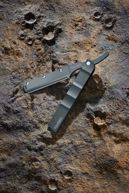 Kallisto Razor - Grey includes 10 blades