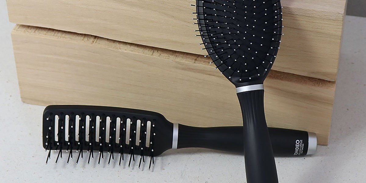 Atelier Style Curved Vent Brush